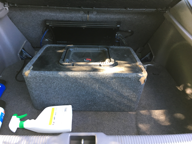 Setup is all Kicker, with a 12" subwoofer and a ZX700.5 700-watt 5-channel amplifier, as well as two 3" door tweeters.